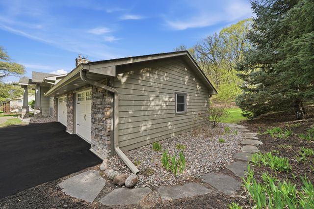 6655 Tanager Lane, Eden Prairie, MN 55346