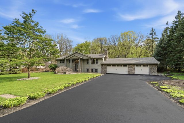 6655 Tanager Lane, Eden Prairie, MN 55346