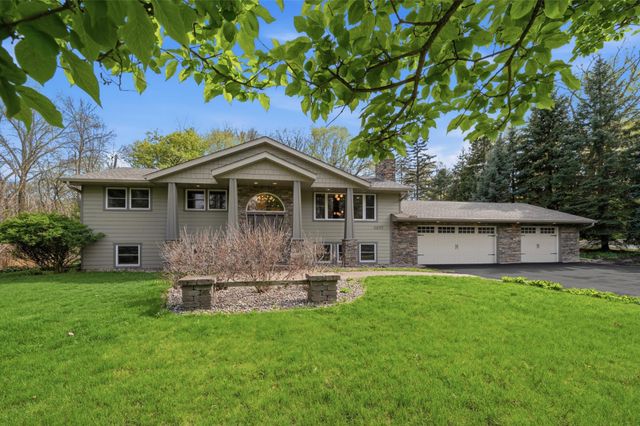 6655 Tanager Lane, Eden Prairie, MN 55346