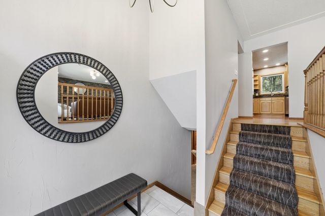 6655 Tanager Lane, Eden Prairie, MN 55346