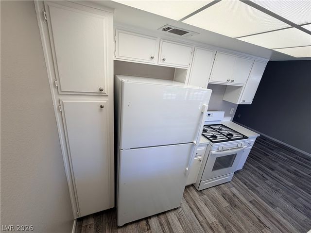 1405 Vegas Valley Drive 52, Las Vegas, NV 89169