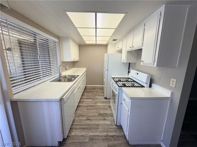 1405 Vegas Valley Drive 52, Las Vegas, NV 89169