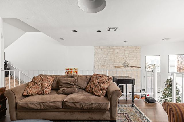 1 Crystal Springs Court CT H, The Hills, TX 78738