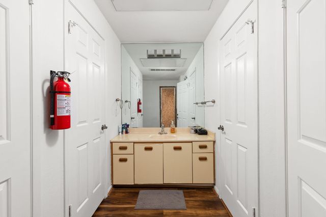 1 Crystal Springs Court CT H, The Hills, TX 78738