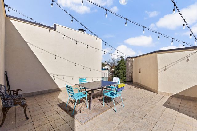 1 Crystal Springs Court CT H, The Hills, TX 78738