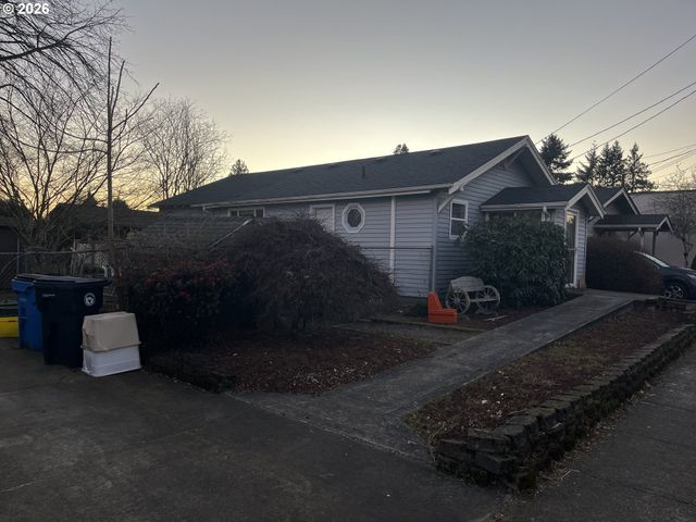 1918 Se 6TH Ave, Camas, WA 98607