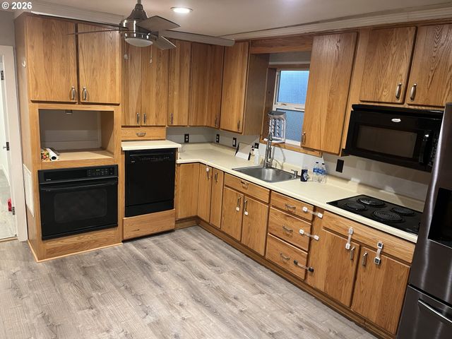 1918 Se 6TH Ave, Camas, WA 98607