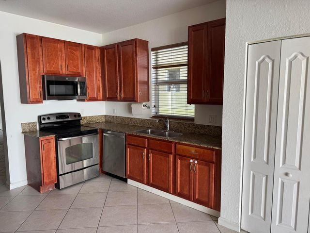 3977 NE 11th Drive, Homestead, FL 33033