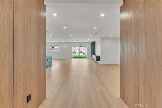 13449 Stagg Street, Panorama City, CA 91402