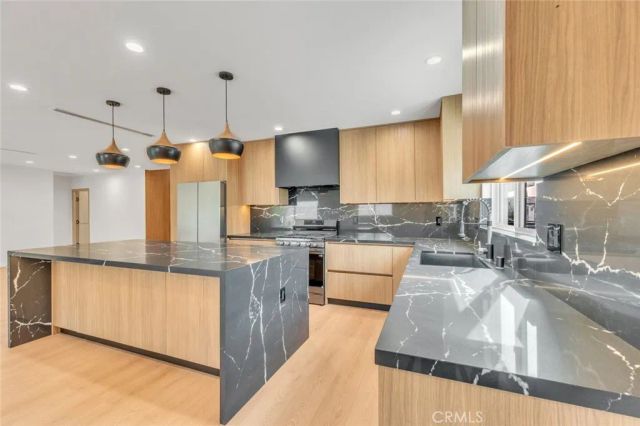 13449 Stagg Street, Panorama City, CA 91402