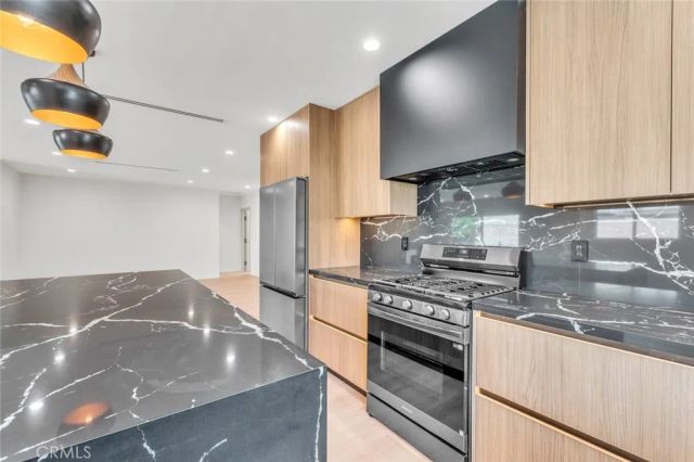 13449 Stagg Street, Panorama City, CA 91402