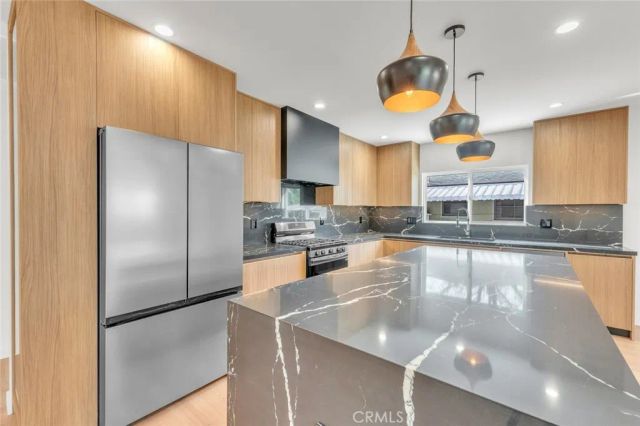 13449 Stagg Street, Panorama City, CA 91402