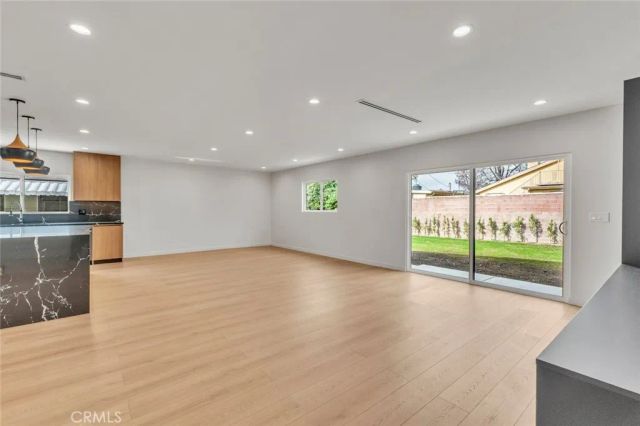 13449 Stagg Street, Panorama City, CA 91402