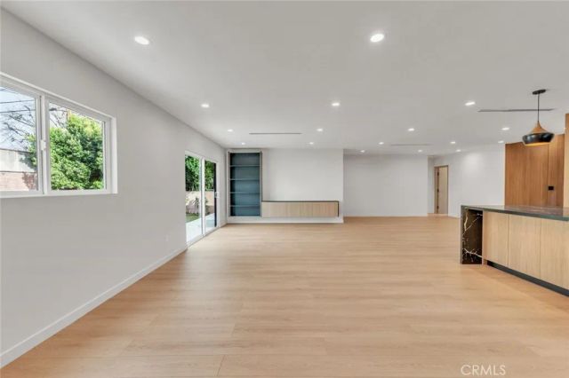 13449 Stagg Street, Panorama City, CA 91402