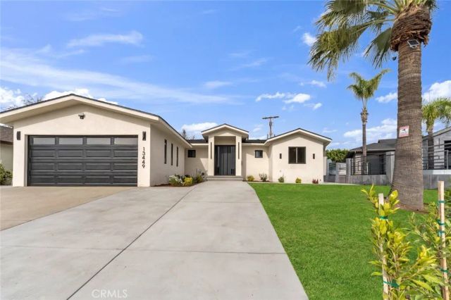 13449 Stagg Street, Panorama City, CA 91402