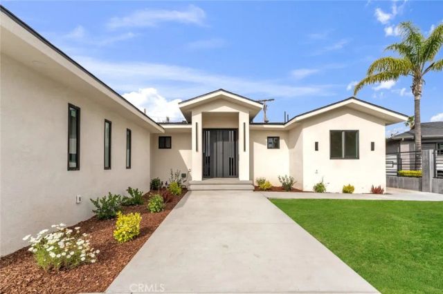 13449 Stagg Street, Panorama City, CA 91402