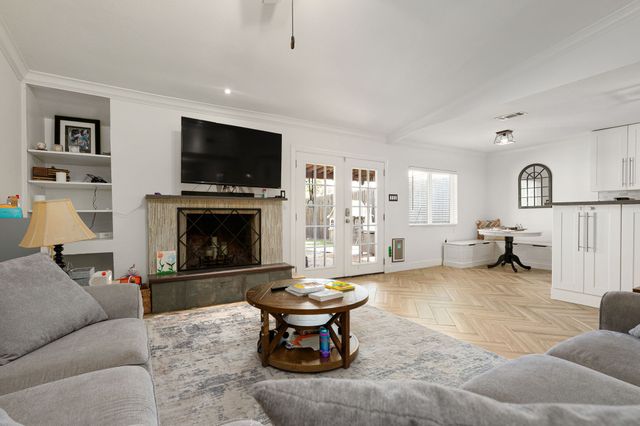 5033 Stanley Drive, The Colony, TX 75056
