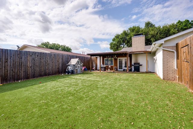 5033 Stanley Drive, The Colony, TX 75056