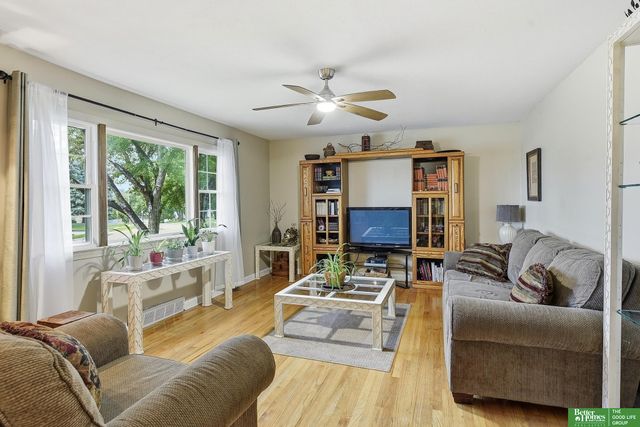5435 S 122nd Street, Omaha, NE 68137