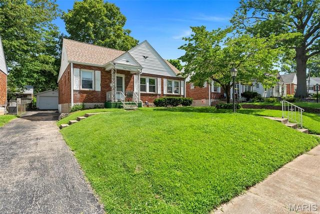 9007 Osage Lane, St Louis, MO 63114