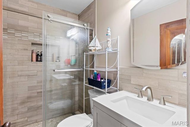 9007 Osage Lane, St Louis, MO 63114