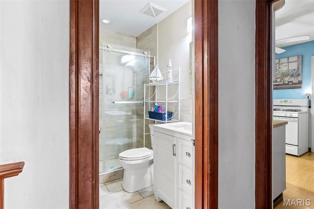 9007 Osage Lane, St Louis, MO 63114