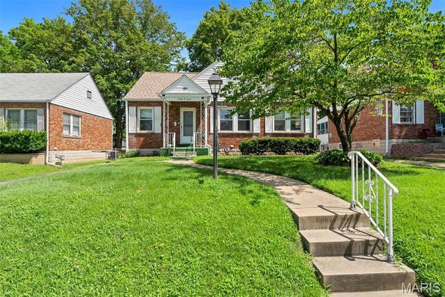 9007 Osage Lane, St Louis, MO 63114