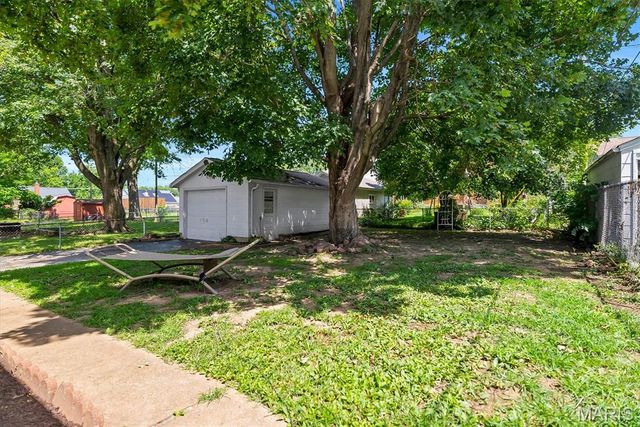 9007 Osage Lane, St Louis, MO 63114