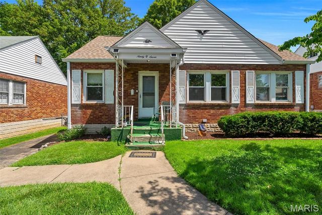 9007 Osage Lane, St Louis, MO 63114