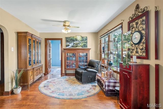 9007 Osage Lane, St Louis, MO 63114