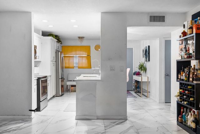 10762 La Placida Drive 7-107, Coral Springs, FL 33065