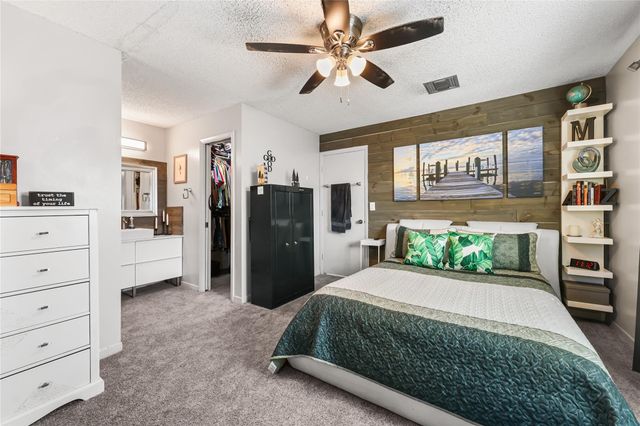 8610 NW 46th St, Lauderhill, FL 33351