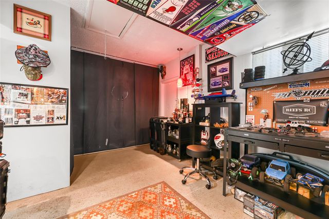 8610 NW 46th St, Lauderhill, FL 33351