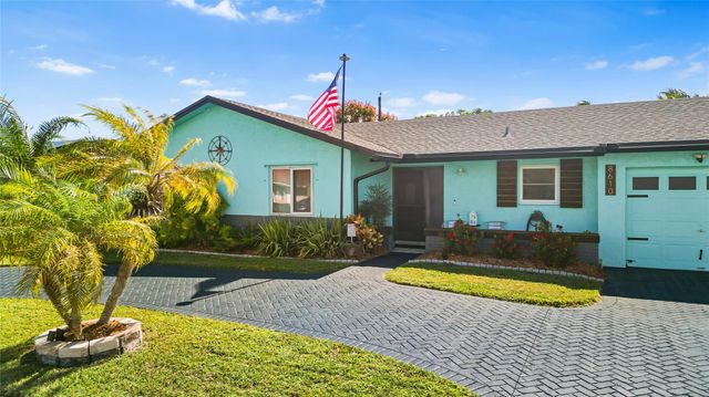 8610 NW 46th St, Lauderhill, FL 33351