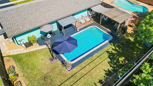 8610 NW 46th St, Lauderhill, FL 33351