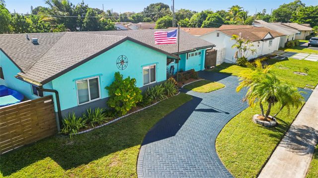 8610 NW 46th St, Lauderhill, FL 33351