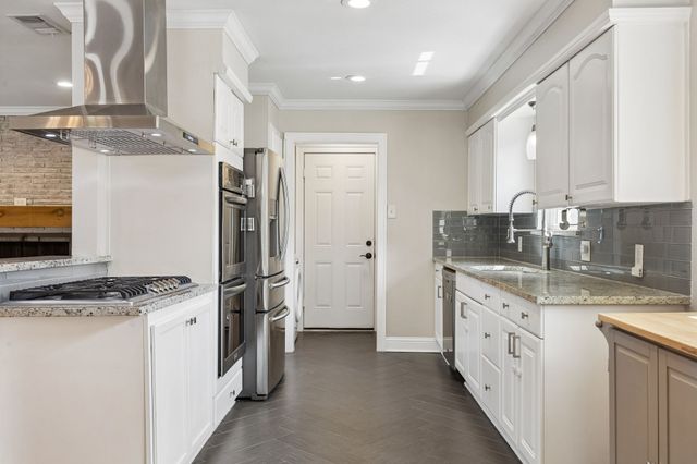 2351 Saint Francis Avenue, Dallas, TX 75228