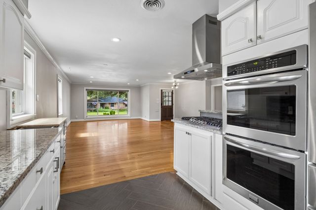2351 Saint Francis Avenue, Dallas, TX 75228
