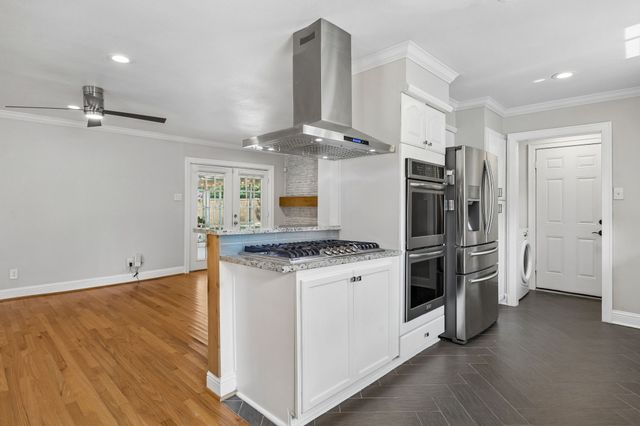 2351 Saint Francis Avenue, Dallas, TX 75228