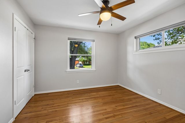 2351 Saint Francis Avenue, Dallas, TX 75228
