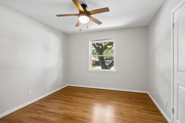2351 Saint Francis Avenue, Dallas, TX 75228