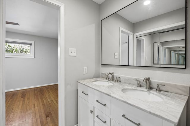 2351 Saint Francis Avenue, Dallas, TX 75228