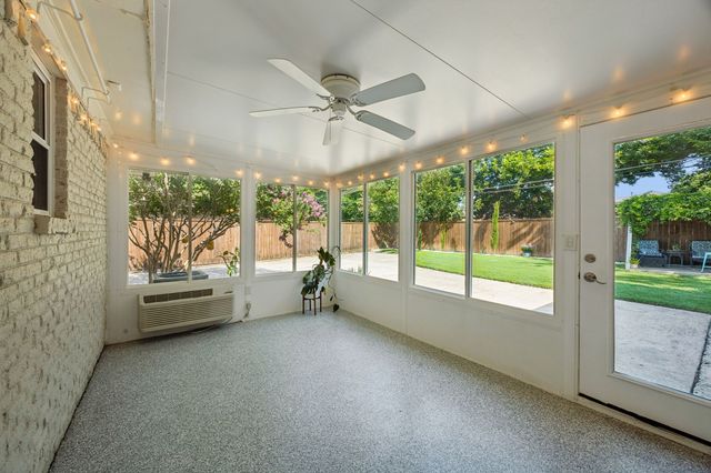 2351 Saint Francis Avenue, Dallas, TX 75228
