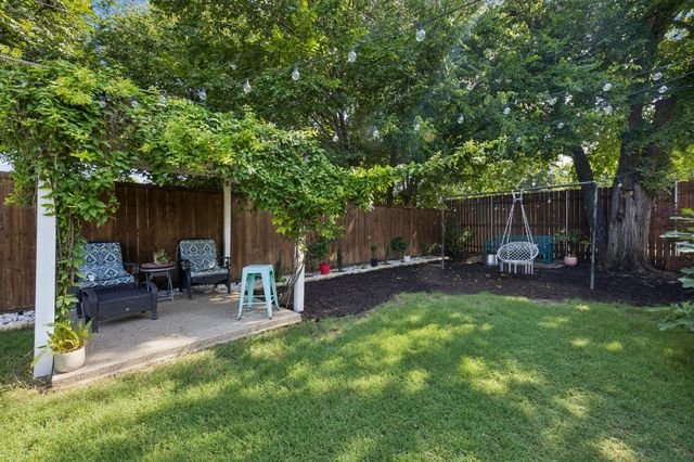 2351 Saint Francis Avenue, Dallas, TX 75228