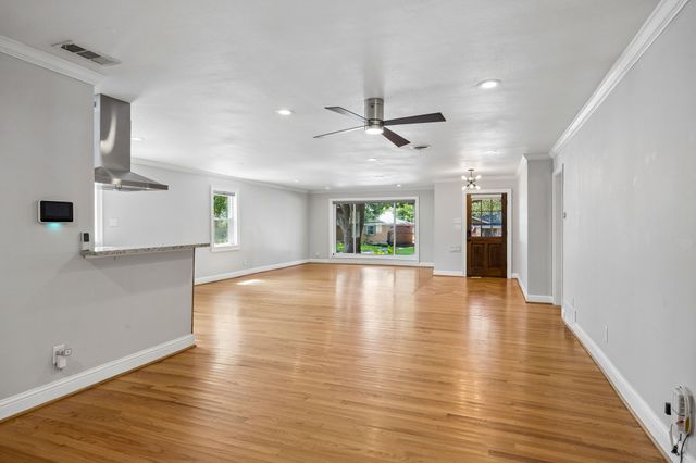 2351 Saint Francis Avenue, Dallas, TX 75228