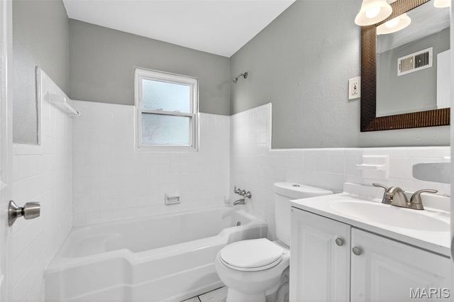 4605 Nelson Drive, Northwoods, MO 63121