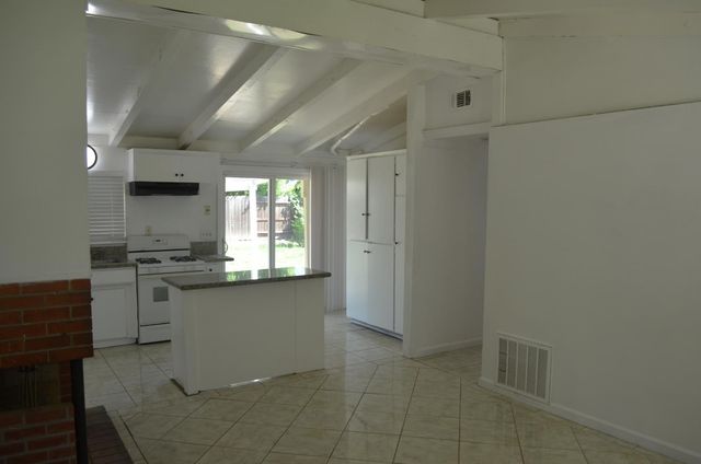 5729 Mascot Ave, Sacramento, CA 95824