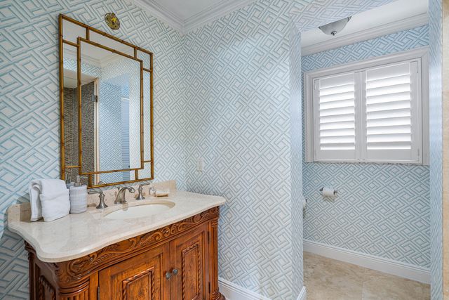 820 Palm Trail, Delray Beach, FL 33483