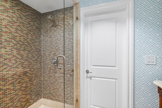 820 Palm Trail, Delray Beach, FL 33483