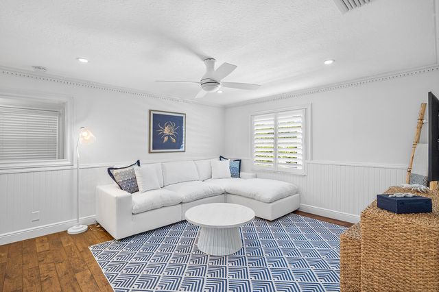 820 Palm Trail, Delray Beach, FL 33483